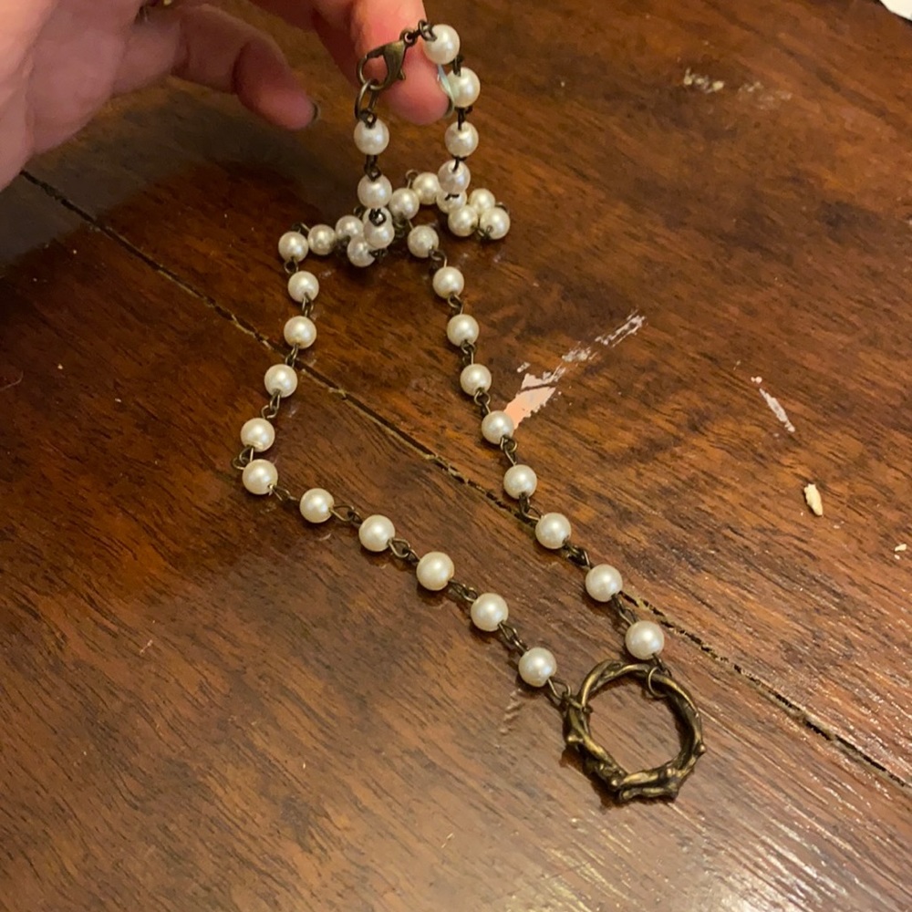 Necklace pearl